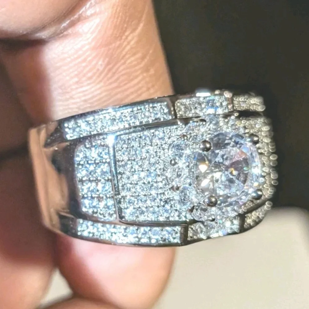 Elegant Men's 4 Ct Lab Created Diamond Blinged Out 925 Silver Wedding Band